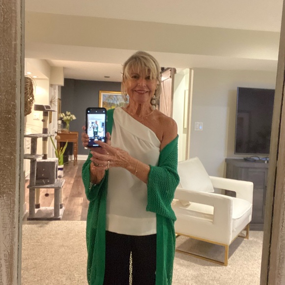 Meet your Posher, Susan.   Thank You to all my Followers - Picture 3 of 3